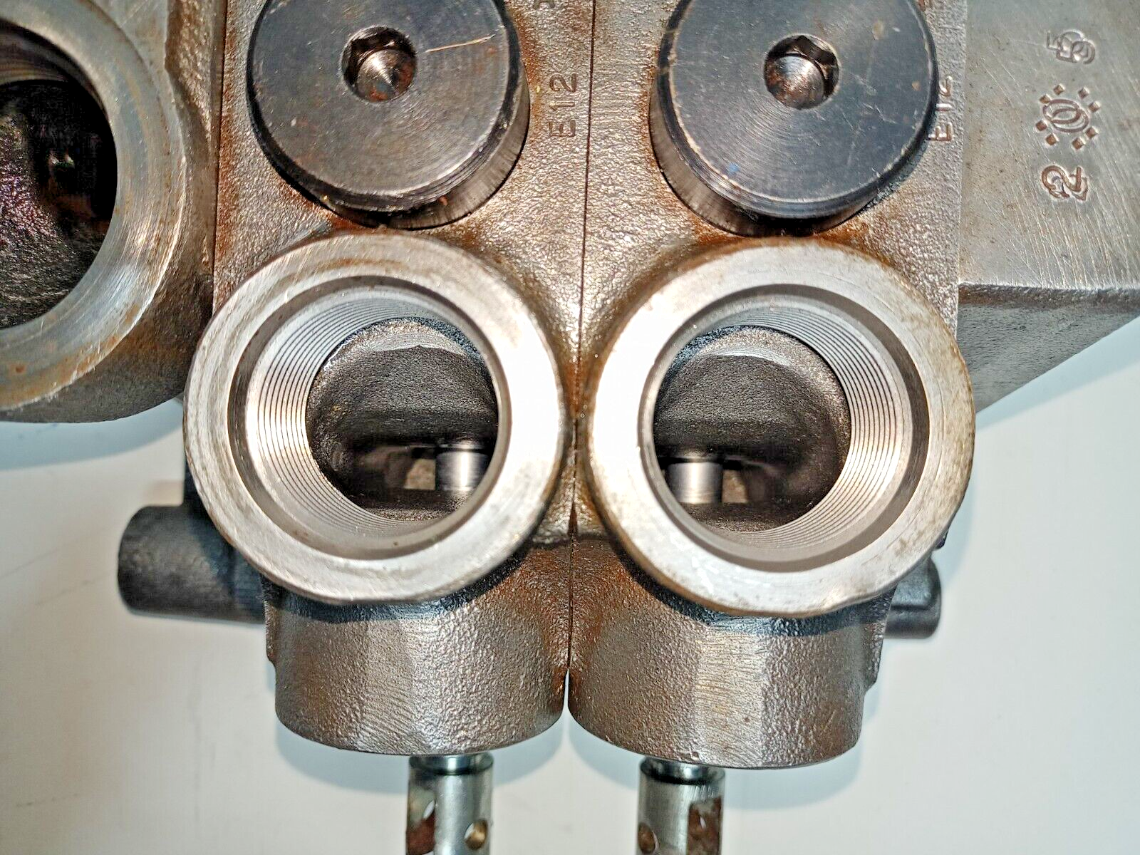 Parker 42-LC-20 Hydraulic Directional control valve - NEW