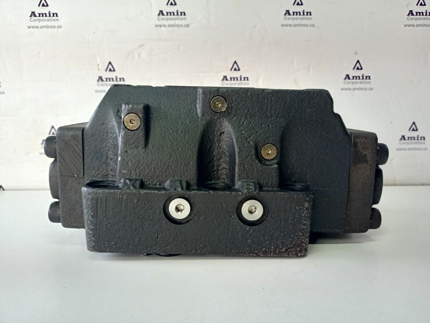 Eaton-Vickers DG5S-8-2C-T-K-M-X1-ER4-30 Directional control Valve - NEW