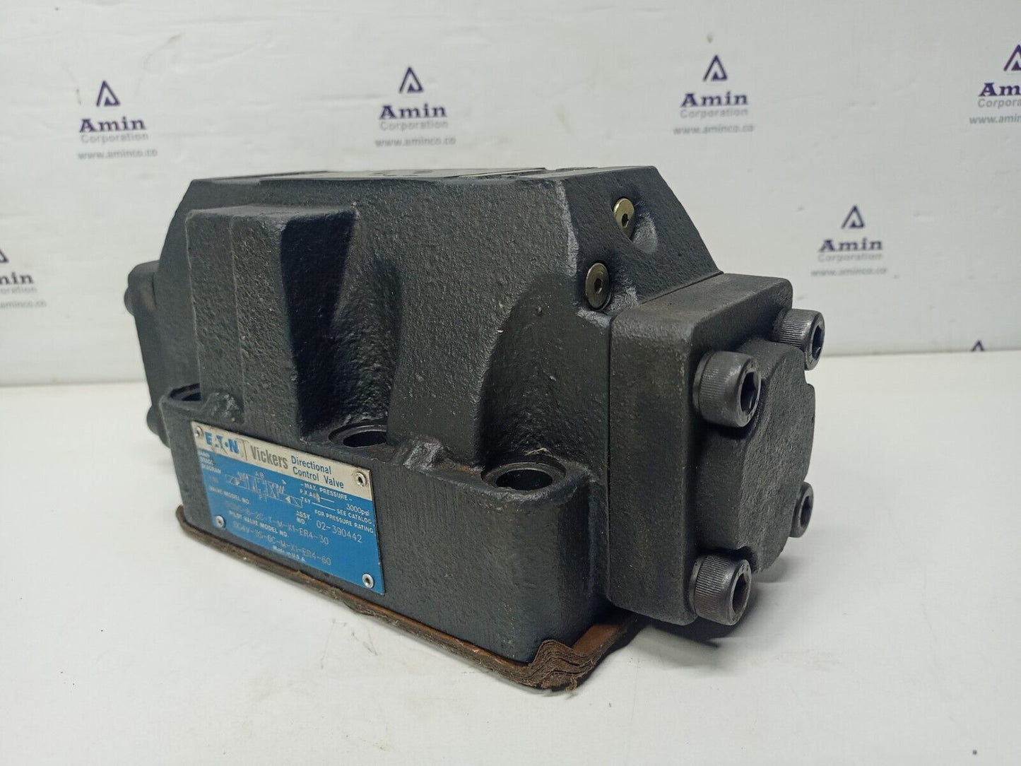 Eaton-Vickers DG5S-8-2C-T-M-X1-ER4-30 Directional control valve - NEW