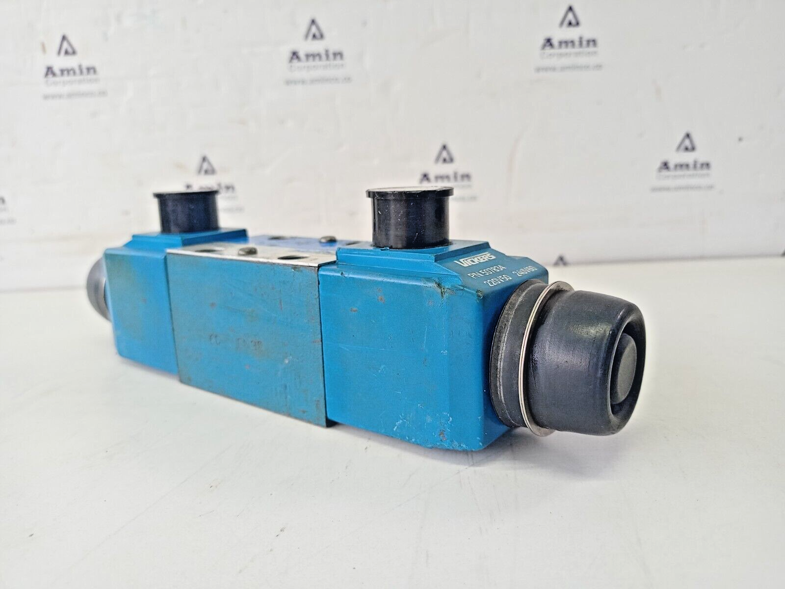 Vickers DG4V-3-6C-H-M-U1-D6-60 EN38 Directional Control valve DG4V36CHMU1D660