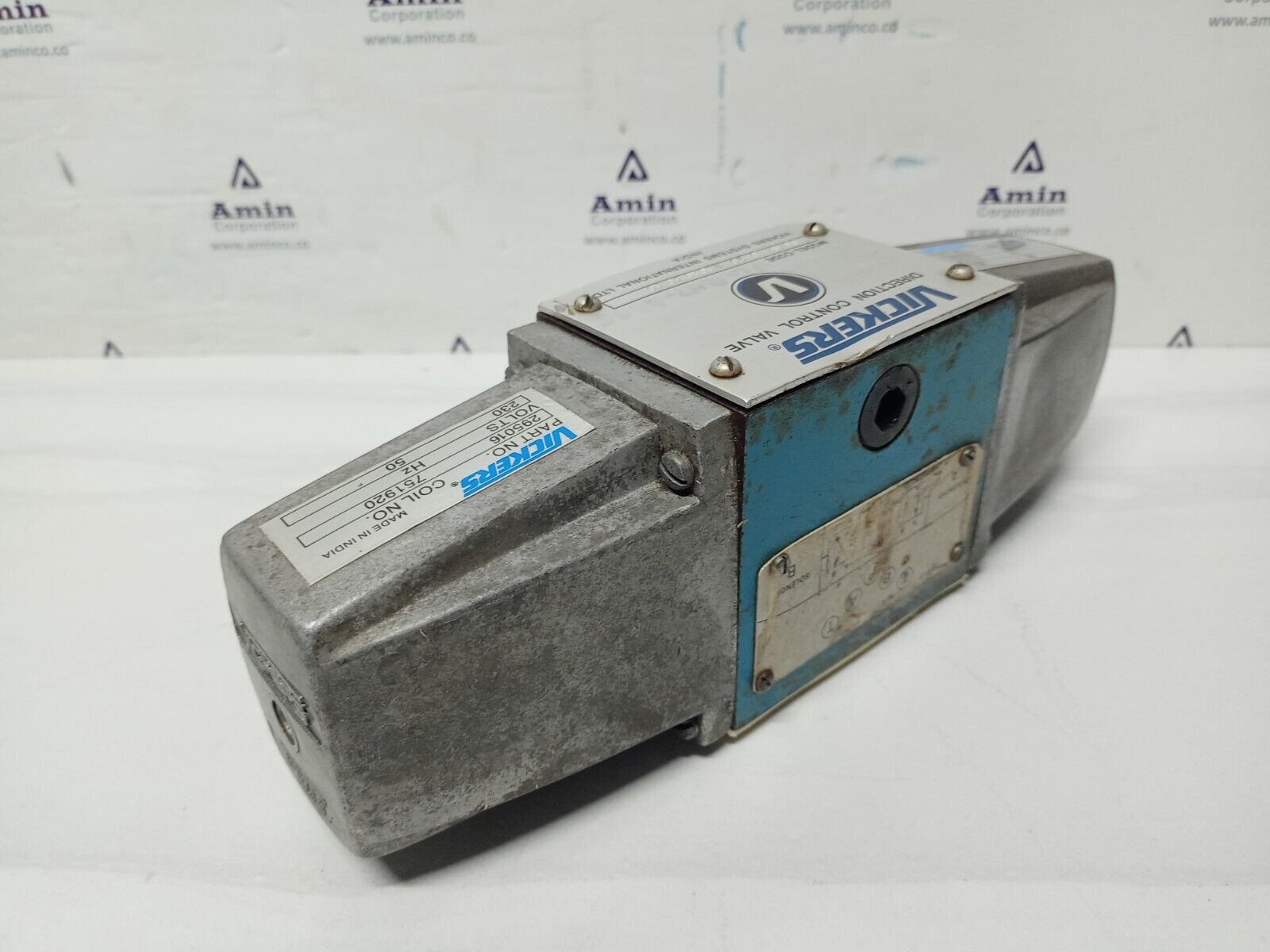 Vickers DG4S4-012C-230AC-50-50 Solenoid Directional control valve