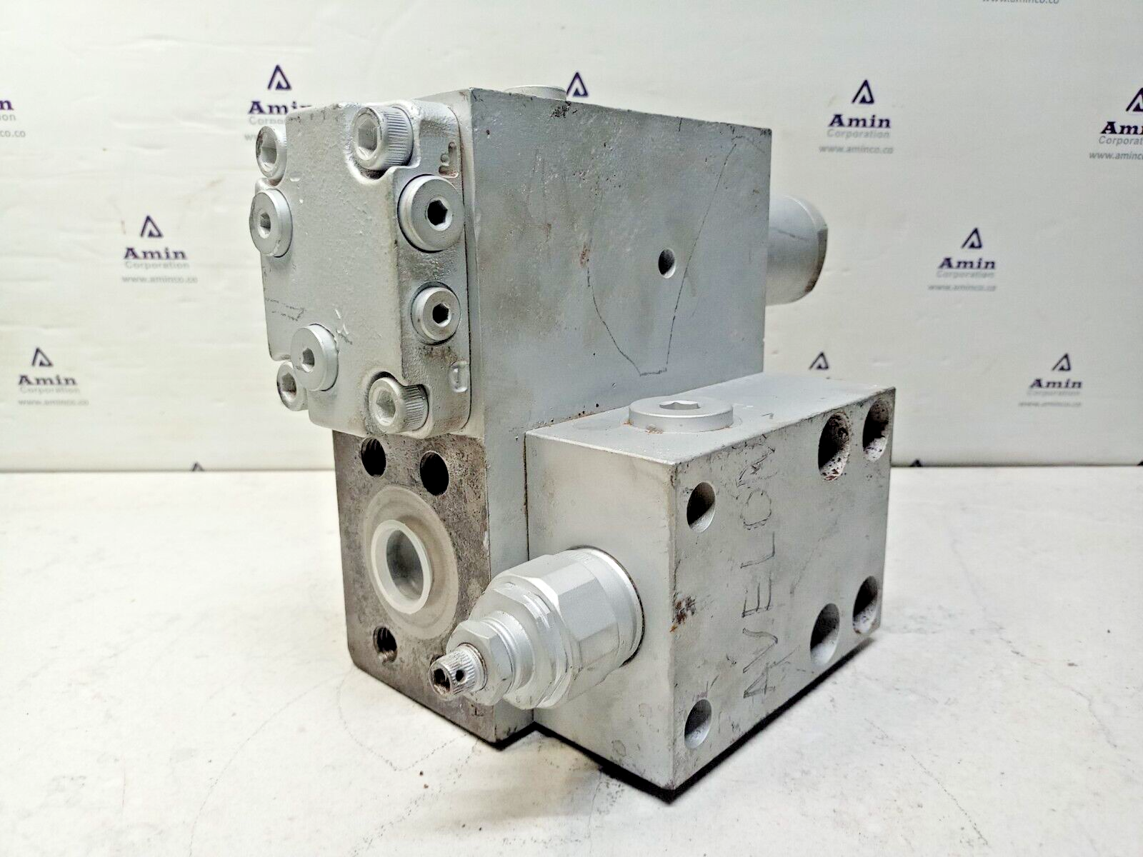 Rexroth DBDS10K18/400 S0 159 08W11 Hydraulic pressure relief valve with block