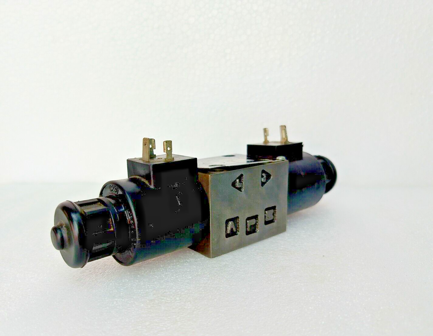 Damcos SA-G01-E3X-C230-31ES Directional control valve 160L8052