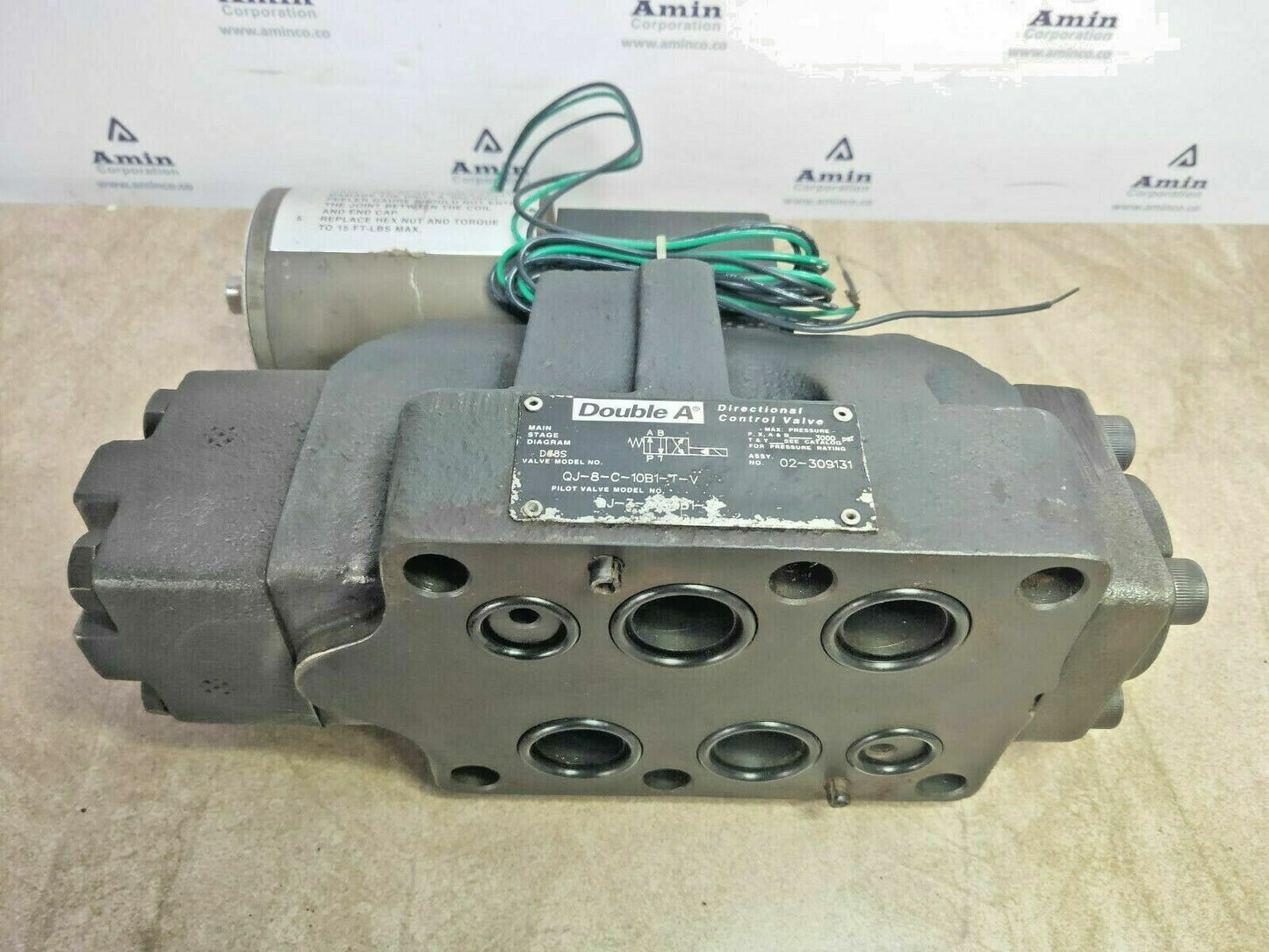 Double-A QJ-3-C-10D1-V with QJ-8-C-10B1-T-V Directional control valve - NEW