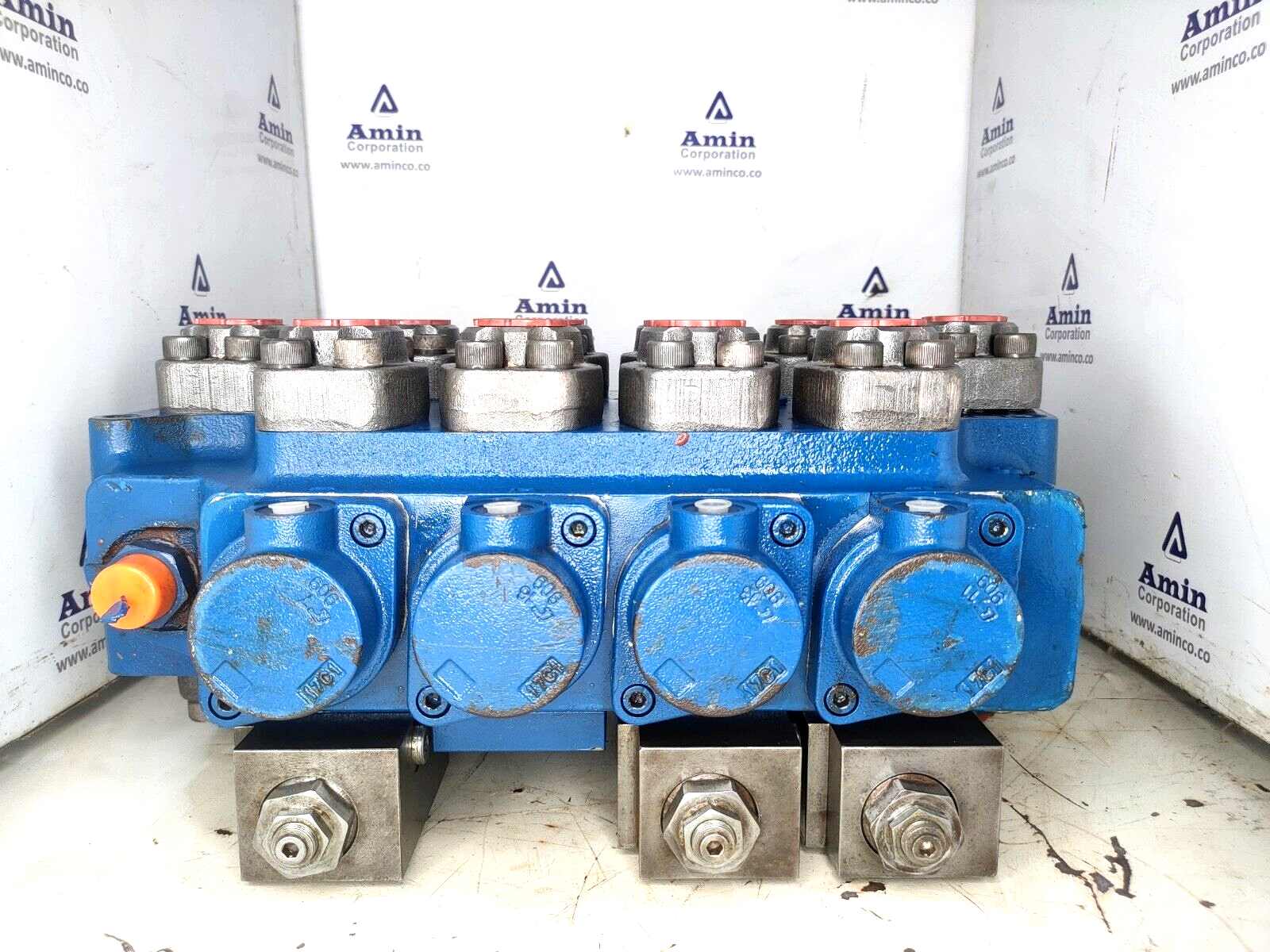 Rexroth MO-3928-02/4MO-32PHWKM11-M12 R900967377 Open center control block