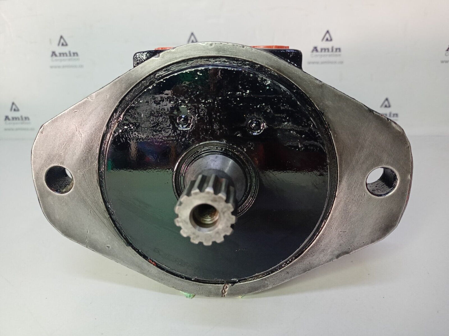 White drive 255100B1801AAAAA Hydraulic motor