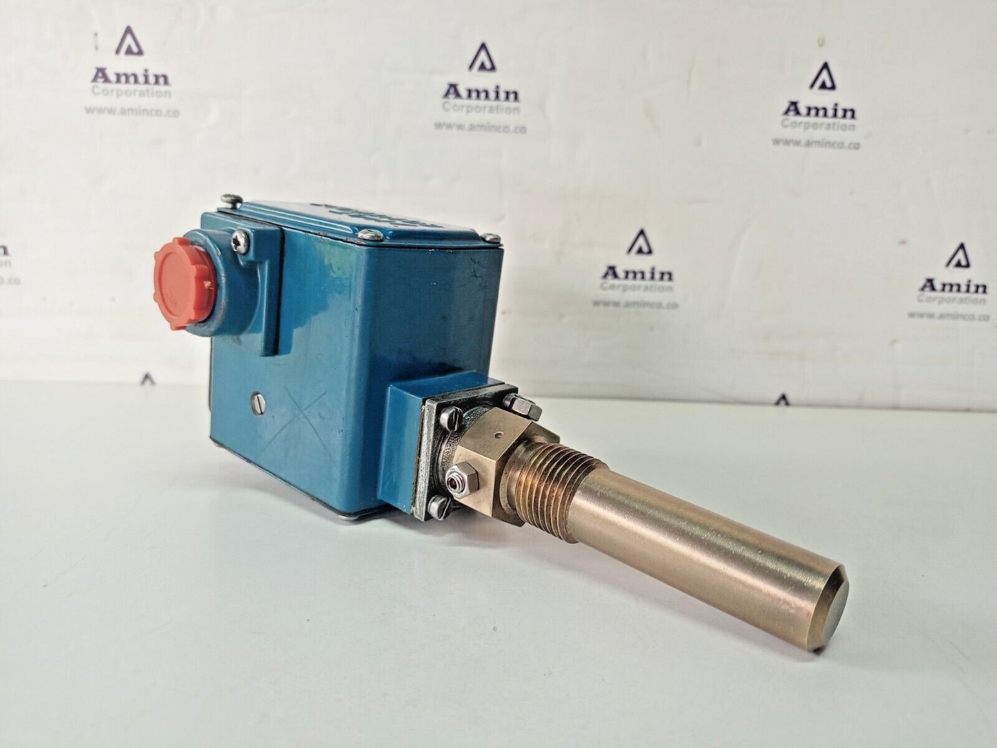 Amot Controls Model 4140 Temperature Switch 4140DR1H00CE4-EE Range:83-104°C- NEW