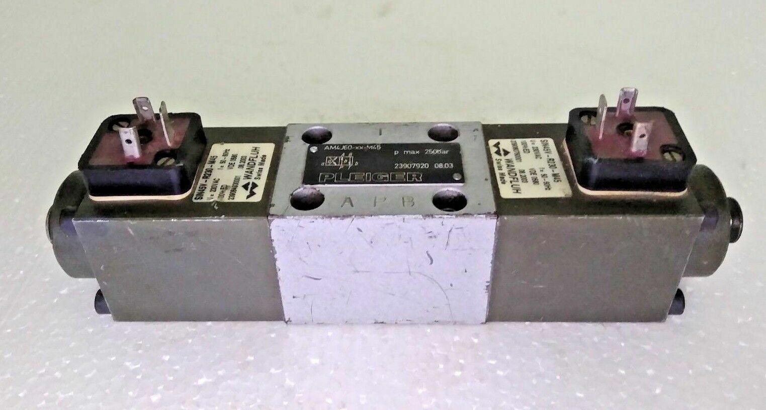 WANDFLUH PLEIGER AM4J60-XX-M45 Hydraulic Solenoid Valve Pressure 250 bar Max.