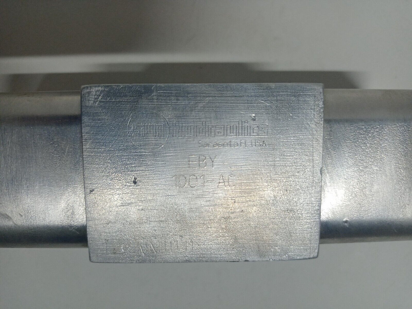 Sun hydraulics EBY 1D01 AC Sandwich valve - NEW