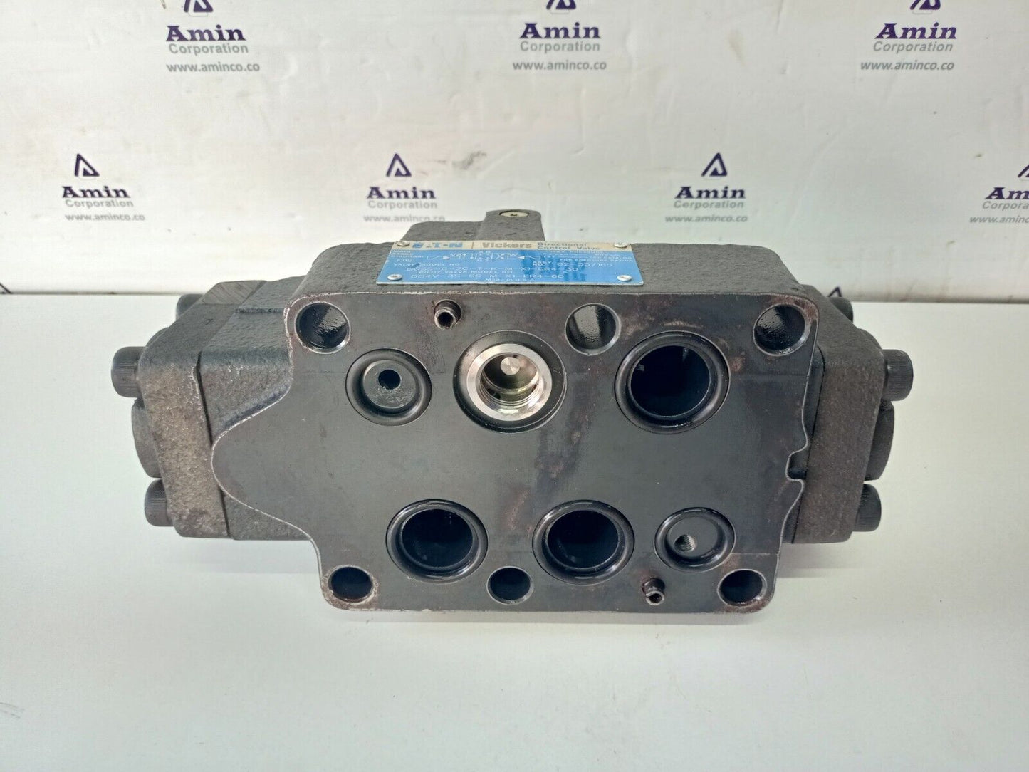 Eaton-Vickers DG5S-8-2C-T-K-M-X1-ER4-30 Directional control Valve - NEW