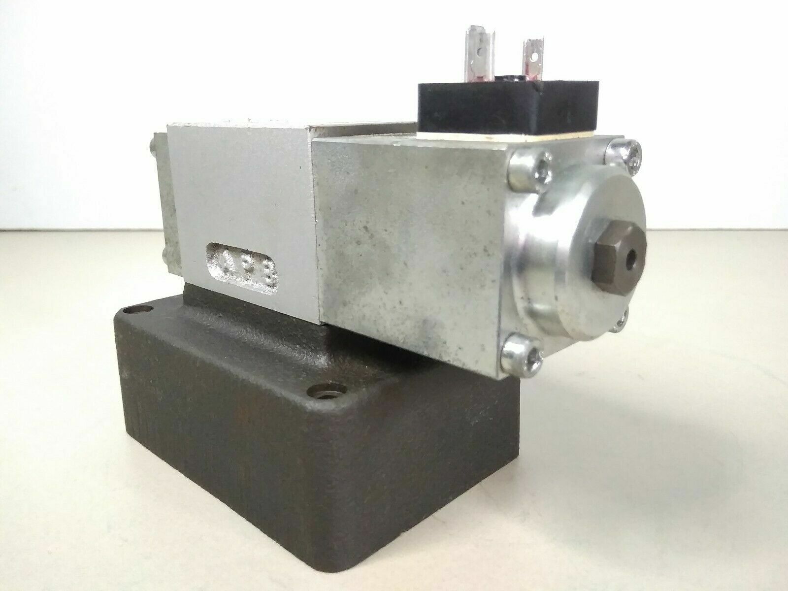 Wandfluh WDMFA06-AB2-G24 Solenoid Valve 350 bar max. Pressure - NEW
