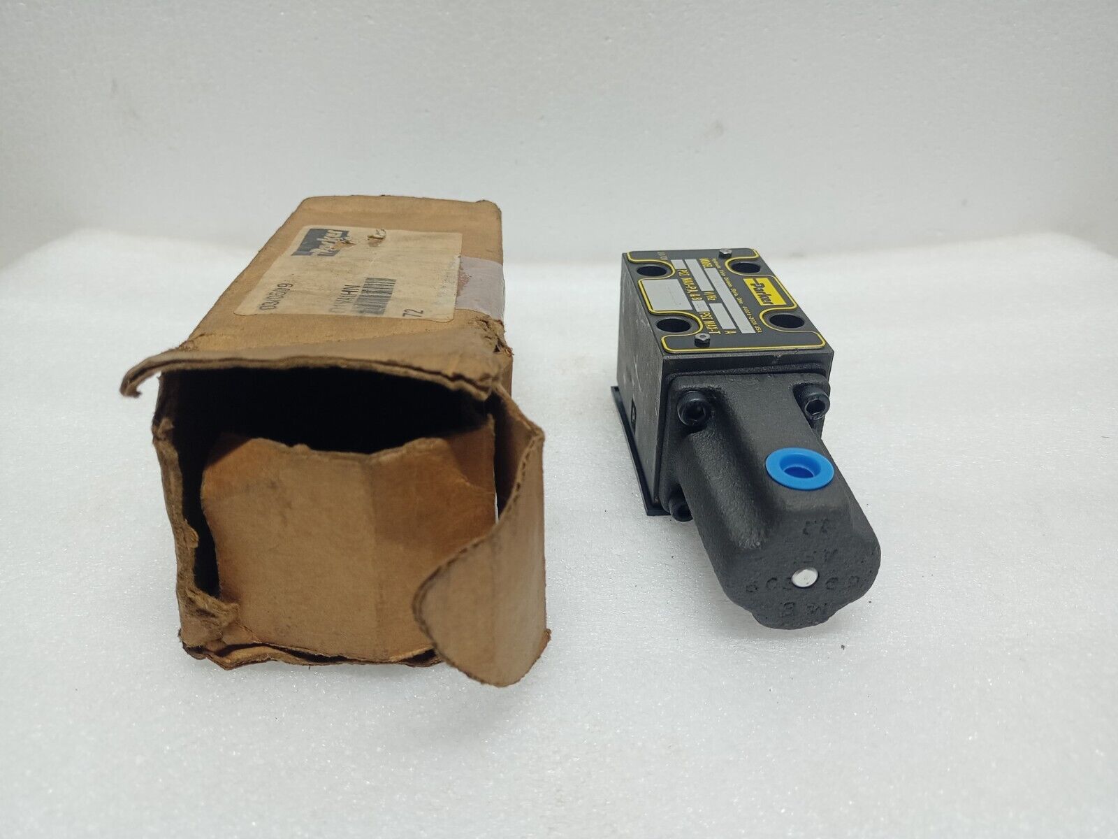 Parker D1VA1HN Directional control valve - NEW #2