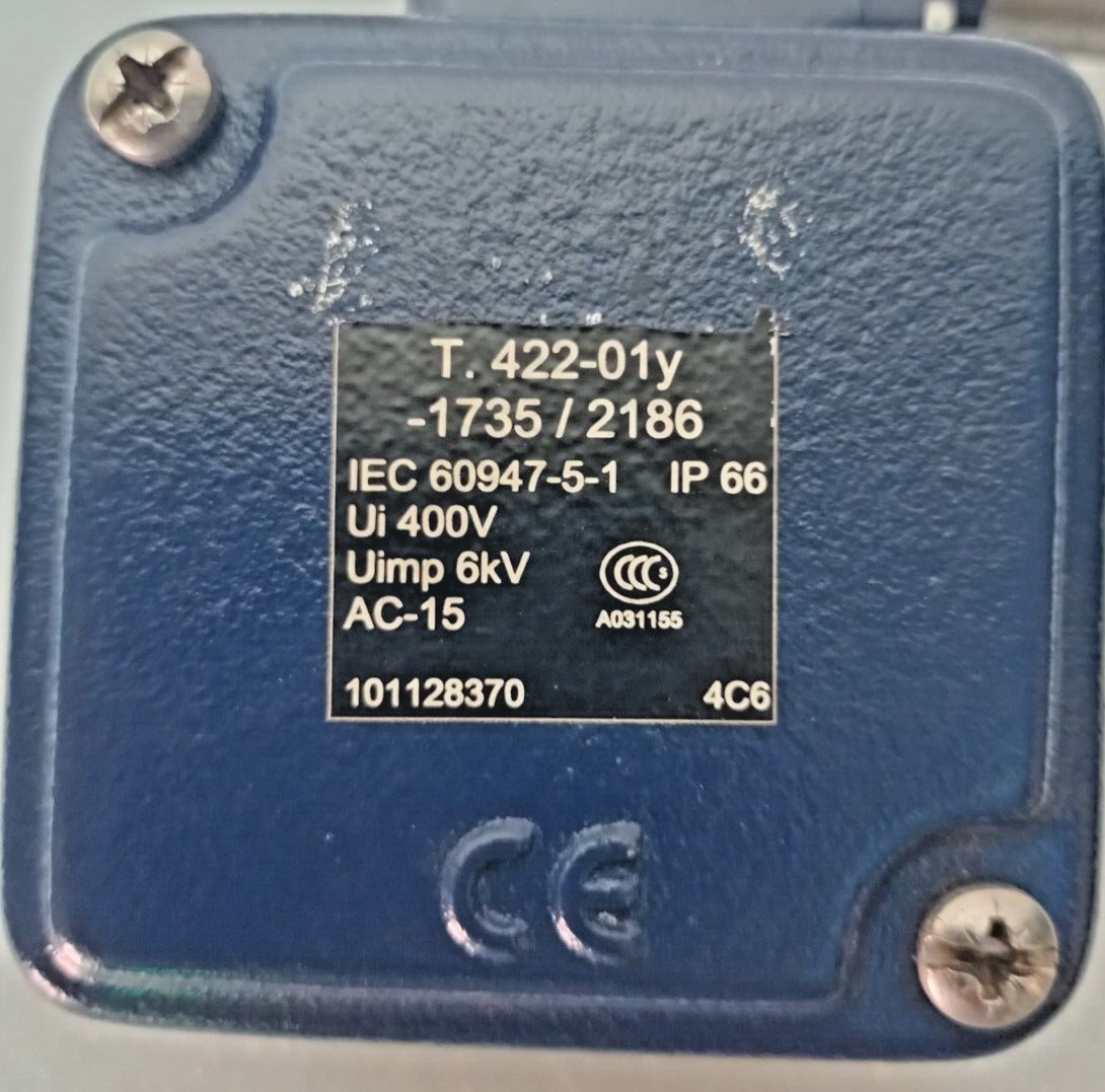SCHMERSAL T.422-01Y-1735/2186, AC-15, Ui 400V, Uimp 6kV Limit Switch - NEW