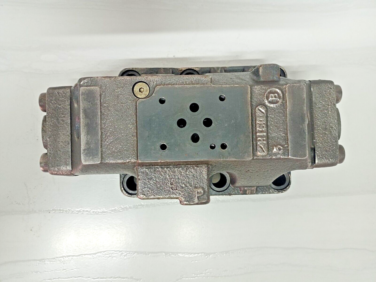 Eaton-Vickers DG5S-8-6C-T-M-X2-ER4-30 Directional control valve - NEW