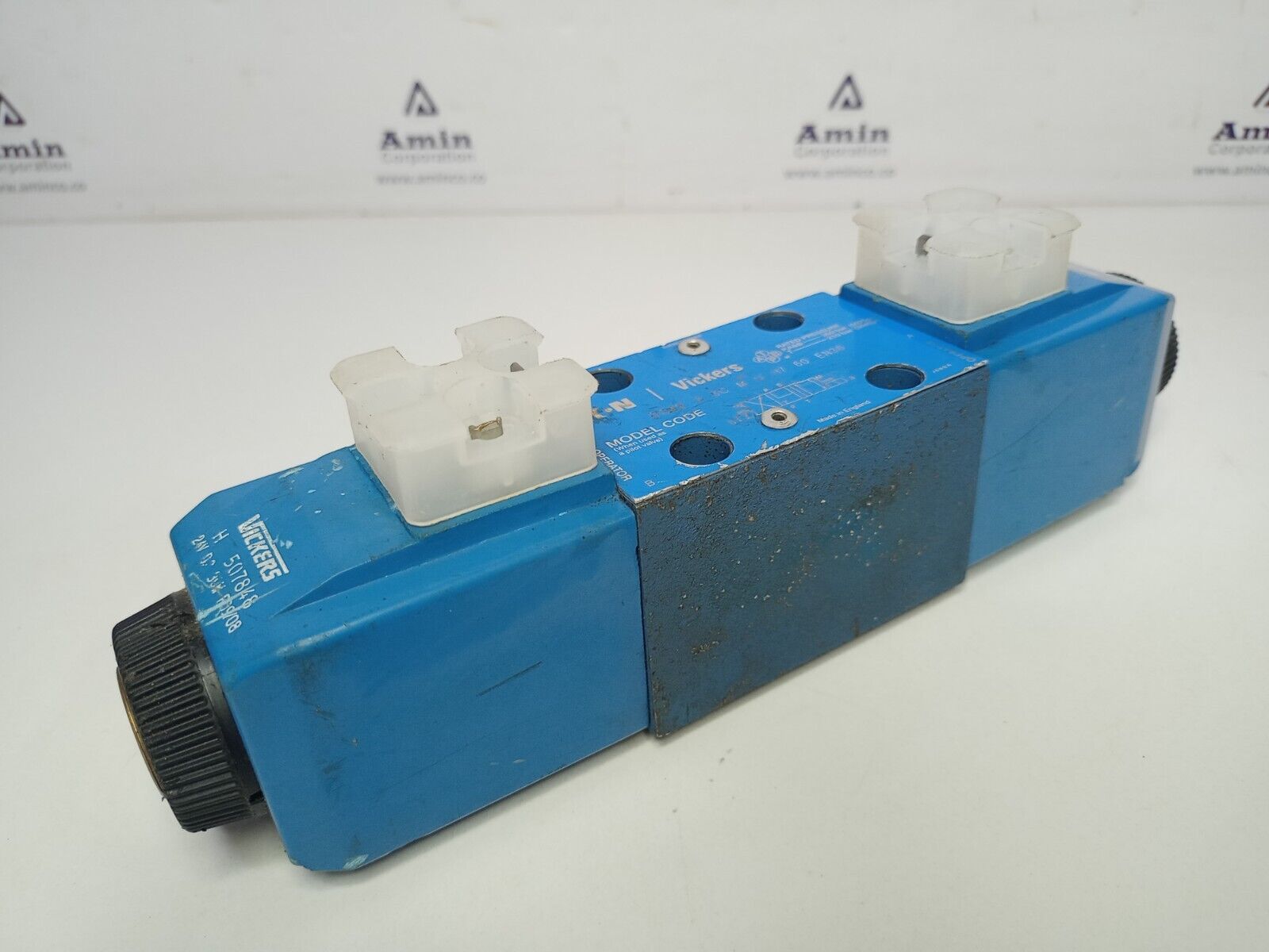 Eaton Vickers DG4V-3-6C-M-U-H7-60 Directional Control valve - NEW