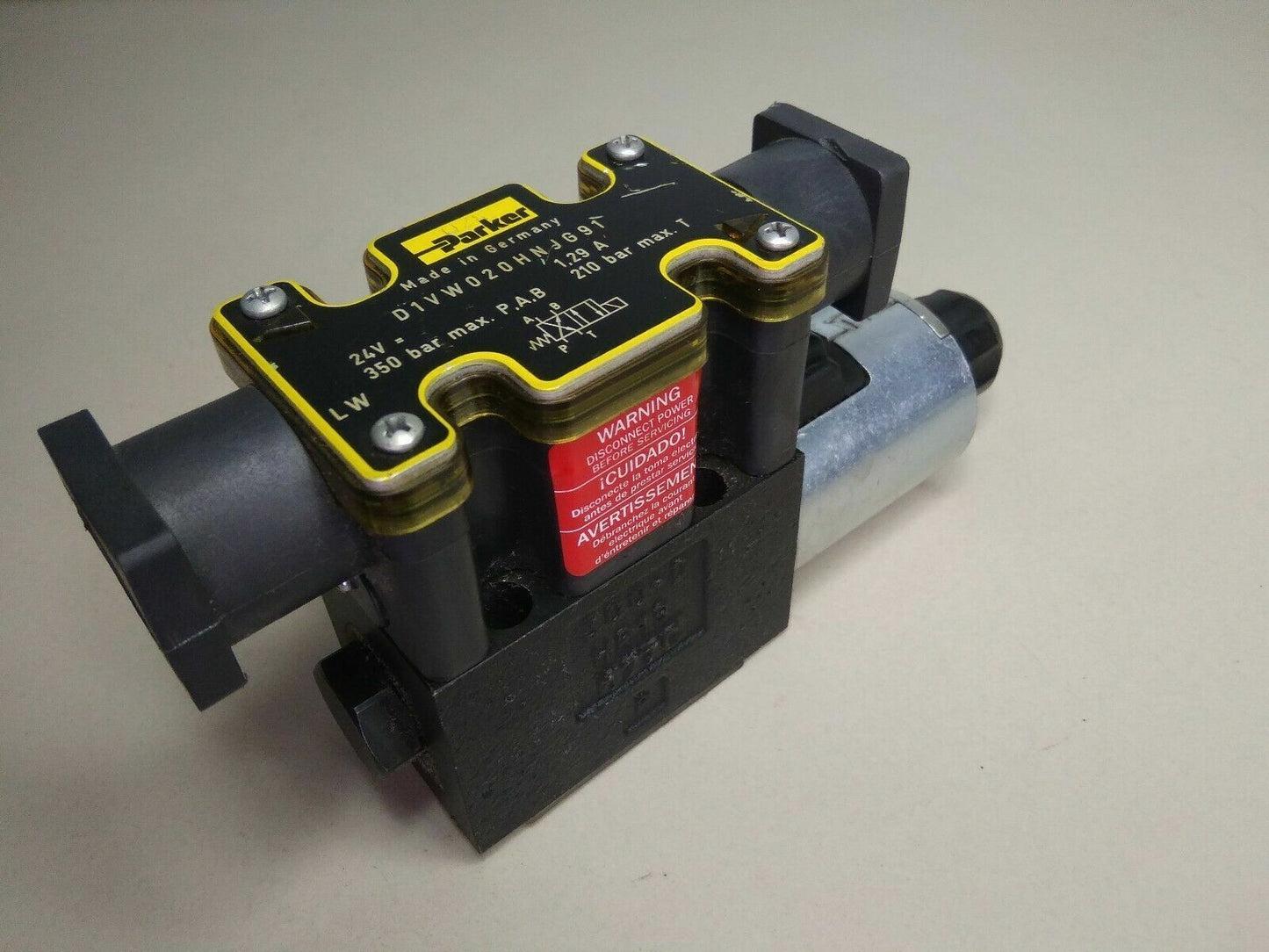 Parker D1VW020HNJG91 Directional Control Valve 350 bar max. 24V - NEW