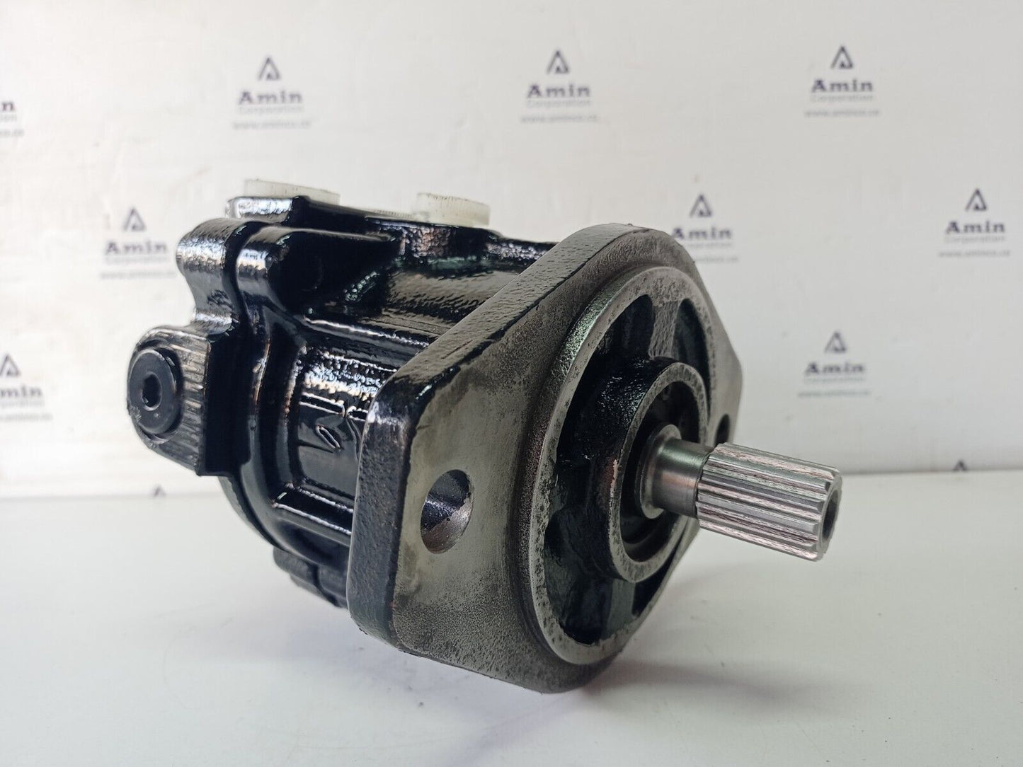 KYB Kayaba MSF-18-16-3 Hydraulic Motor