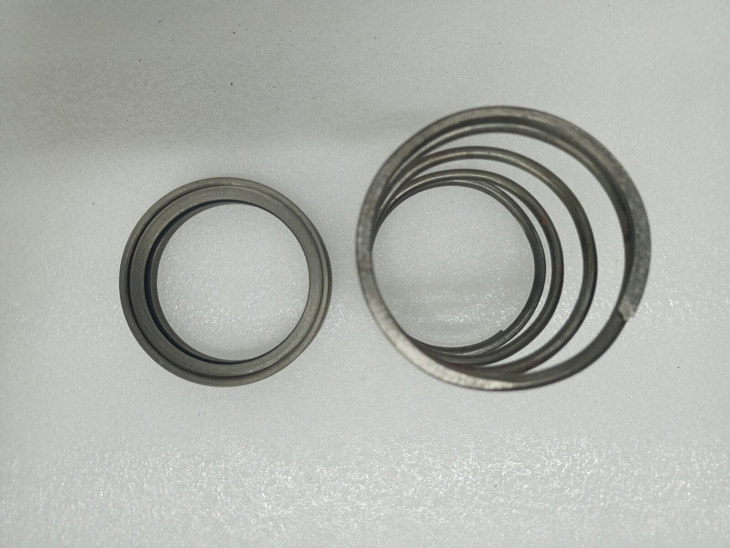 LS Seals M/E LO pump seal AC065