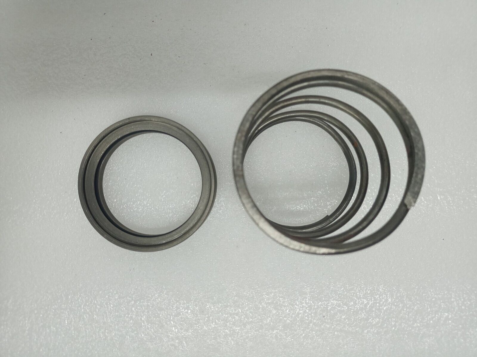 LS Seals M/E LO pump seal AC065