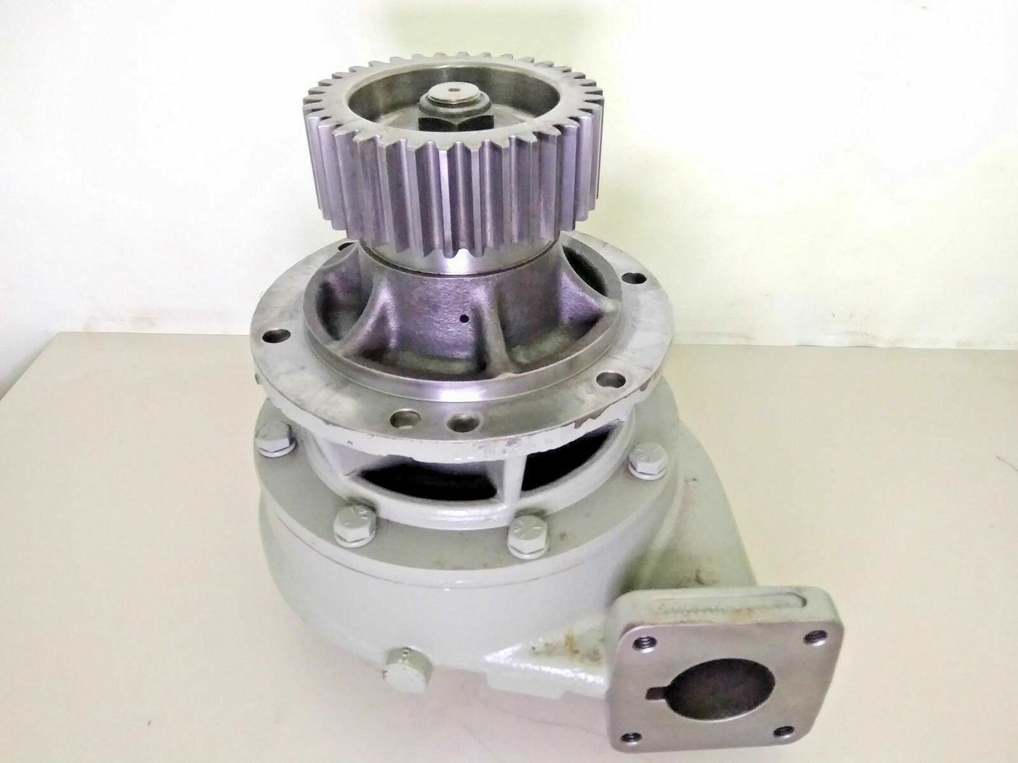 EMD 40125013 CENTRIFUGAL WATER PUMP