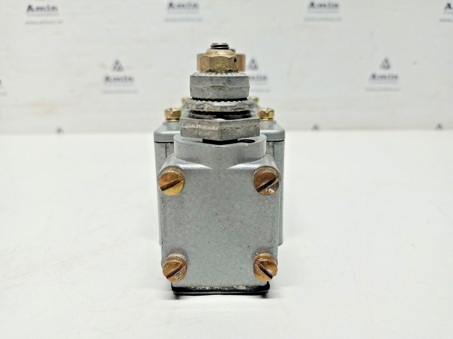 MICRO SWITCH 151ML1 600VAC 10A Honeywell/Micro switch Precision limit switch NEW