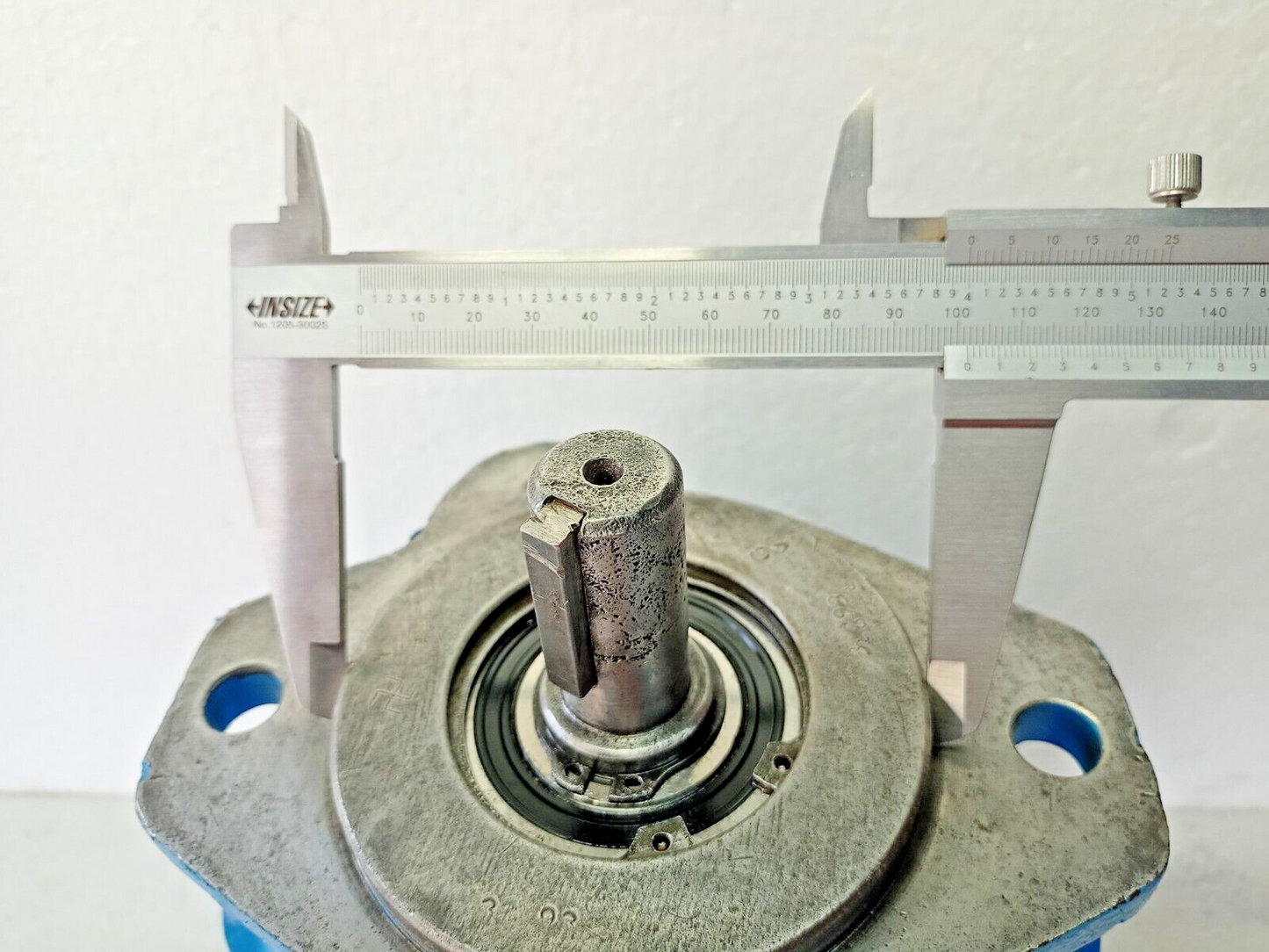 Vickers 2776627-28 Hydraulic piston pump - Pressure tested