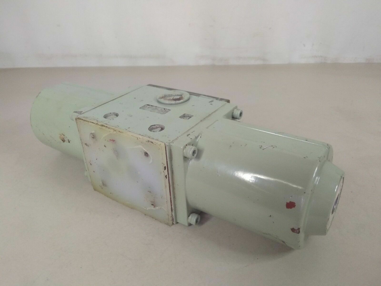 KAWASAKI REXROTH 4WE10J-10L0LG24NDL Valve - NEW