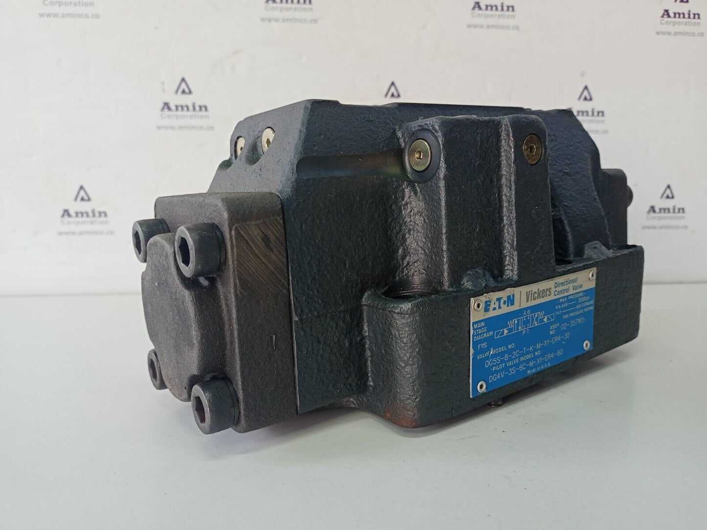 Eaton-Vickers DG5S-8-2C-T-K-M-X1-ER4-30 Directional control Valve - NEW