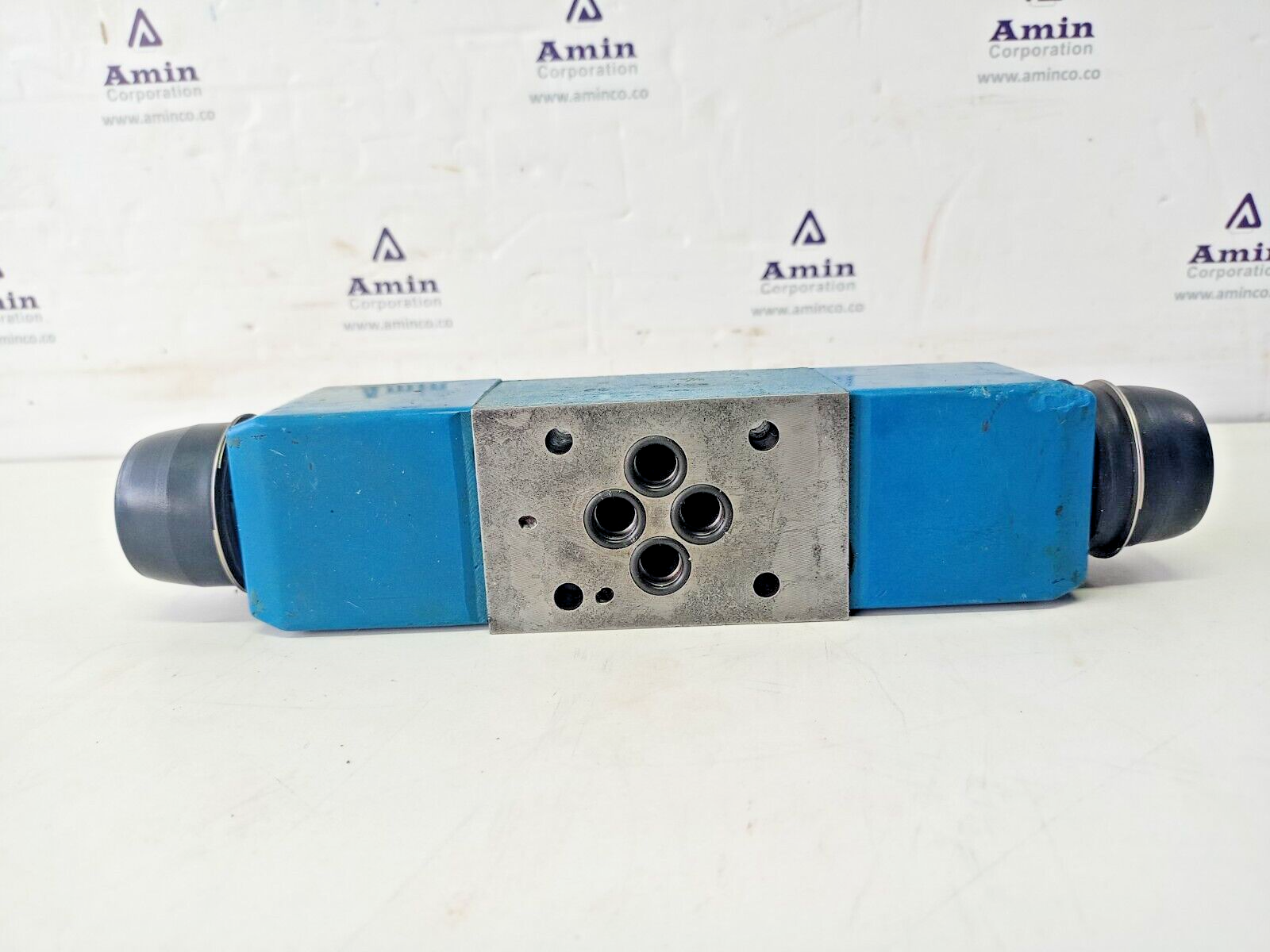 Vickers DG4V-3-6C-H-M-U1-D6-60 EN38 Directional Control valve DG4V36CHMU1D660