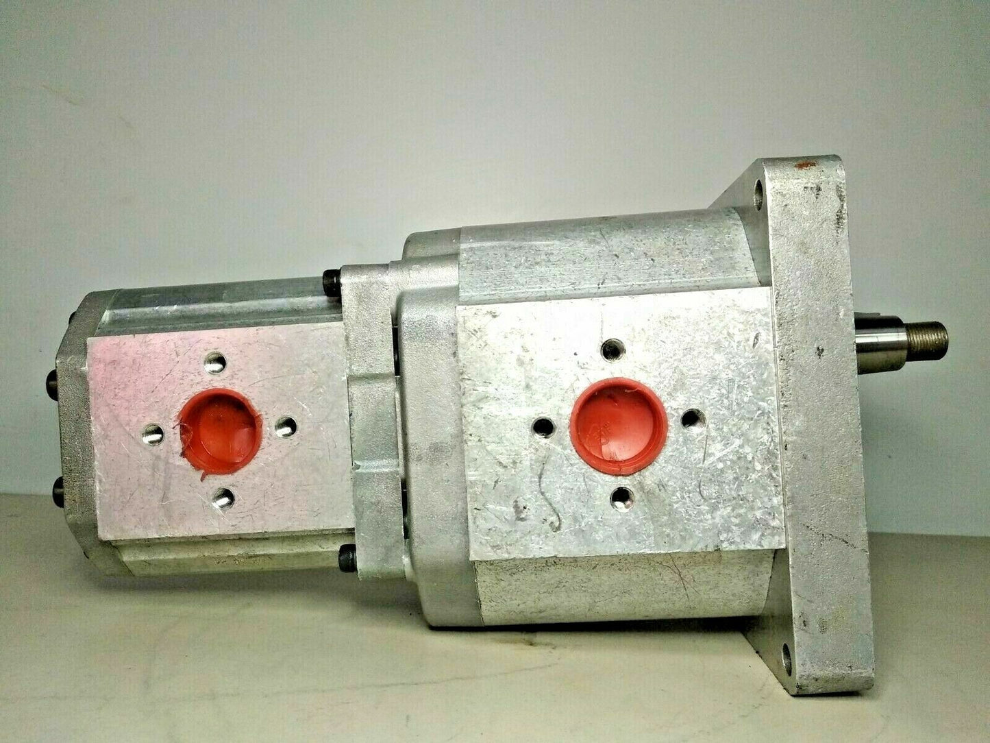 Sundstrand Hydraulic Pump TAW4NN/106R531BD Coupled with SNQ3NN/075RN11DB