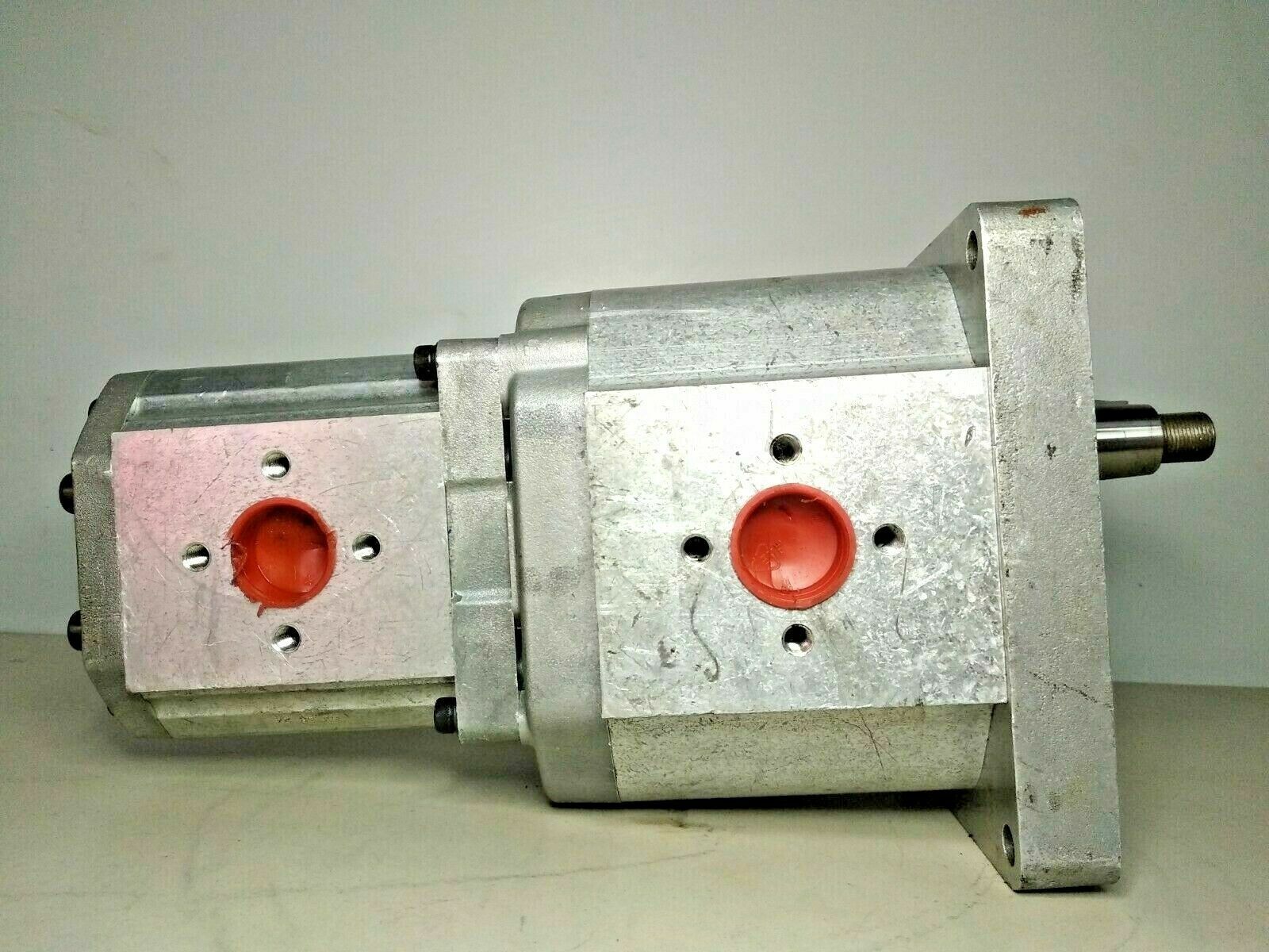 Sundstrand Hydraulic Pump TAW4NN/106R531BD Coupled with SNQ3NN/075RN11DB