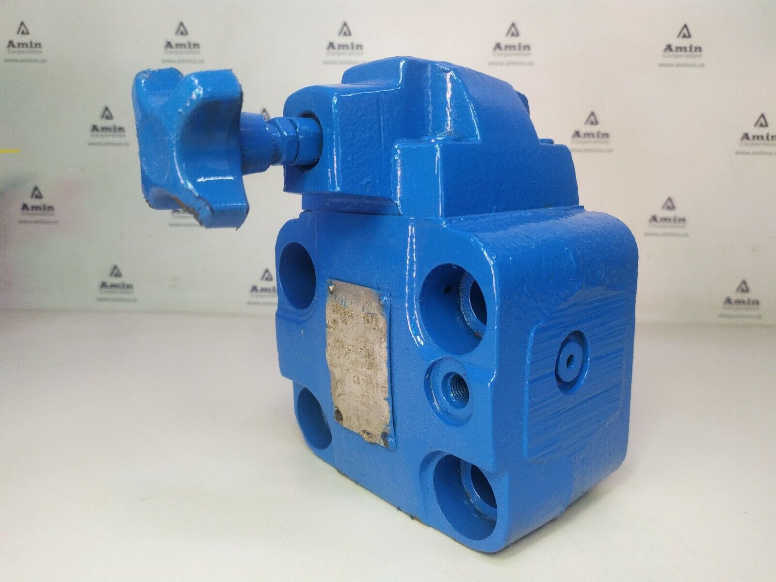 CG 10 F 30 Vickers Pressure Relief valve Range: 1500-3000 psi max.