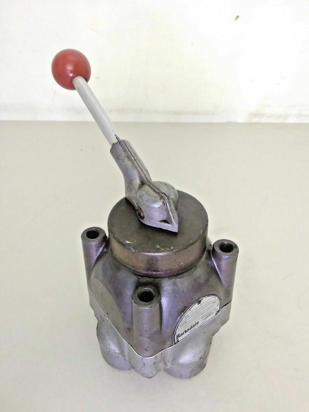 BARKSDALE VALVE 6943S3AC3-MC-J Pressure 2400 PSI - NEW