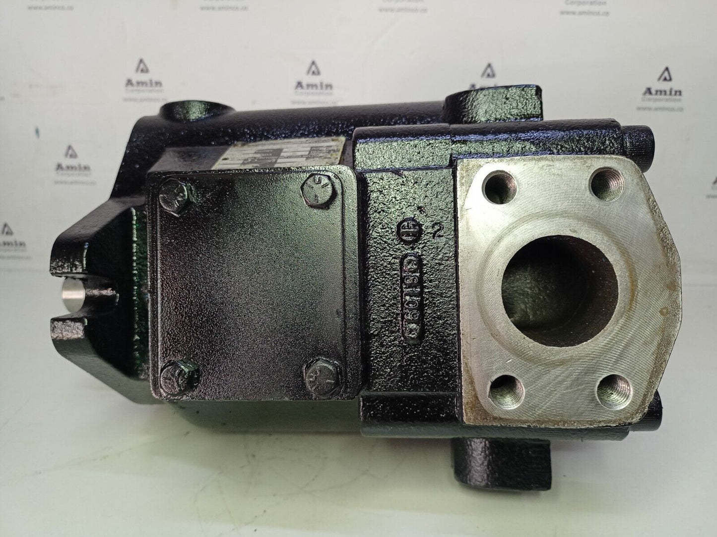 Parker PVP4836C2R210 Variable volume Piston pump 48 cc/rev. parker Piston pump