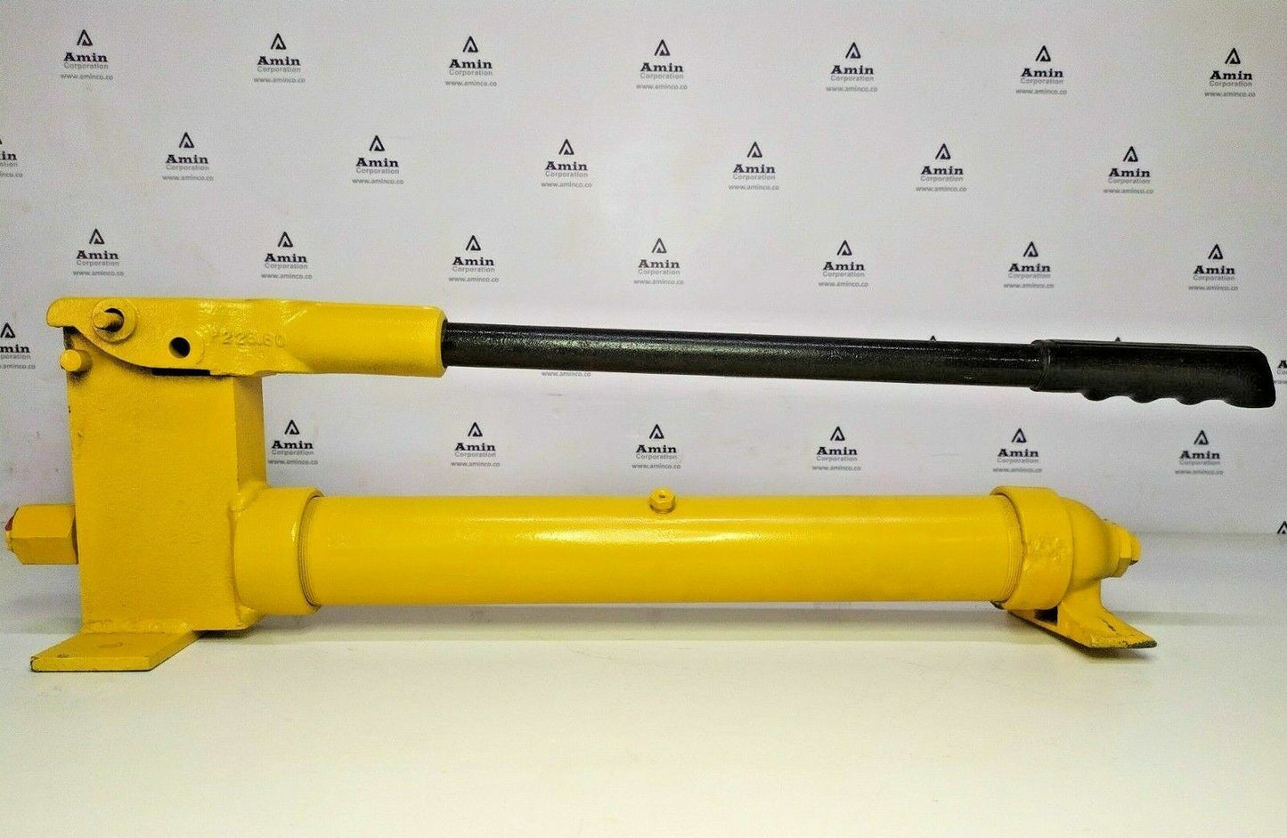 Enerpac P228 Hydraulic Hand Pump Capacity: 2800 bar max. - FREE SHIPPING