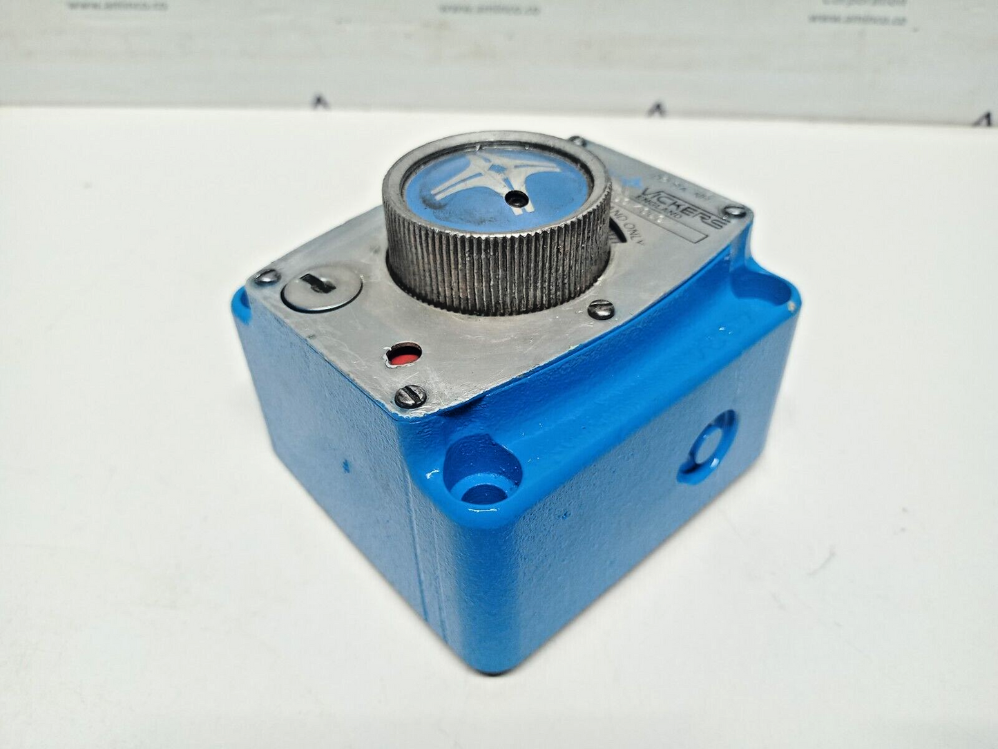 Vickers FG 02 1500 40UG Flow control valve