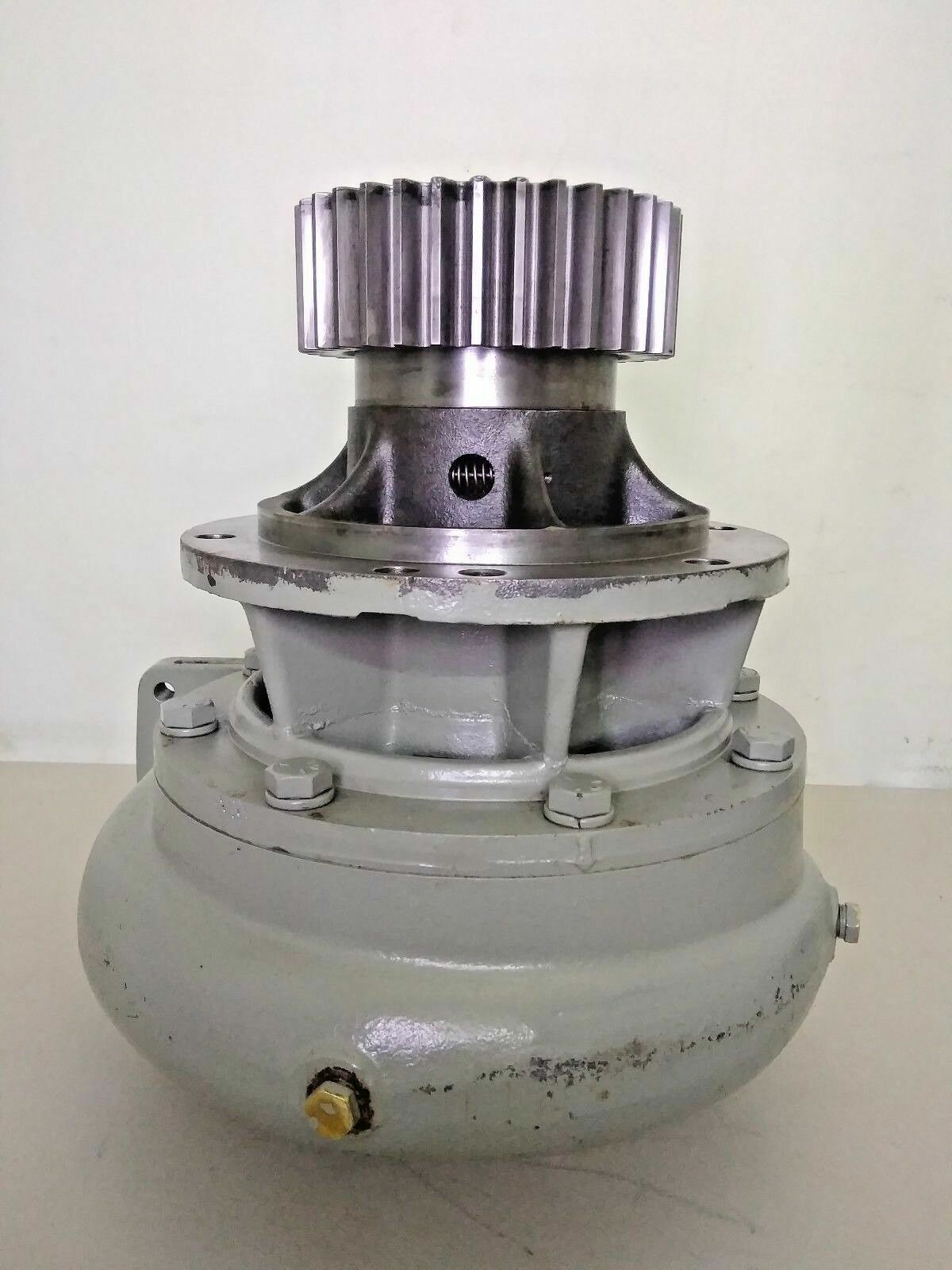 EMD 40125013 CENTRIFUGAL WATER PUMP