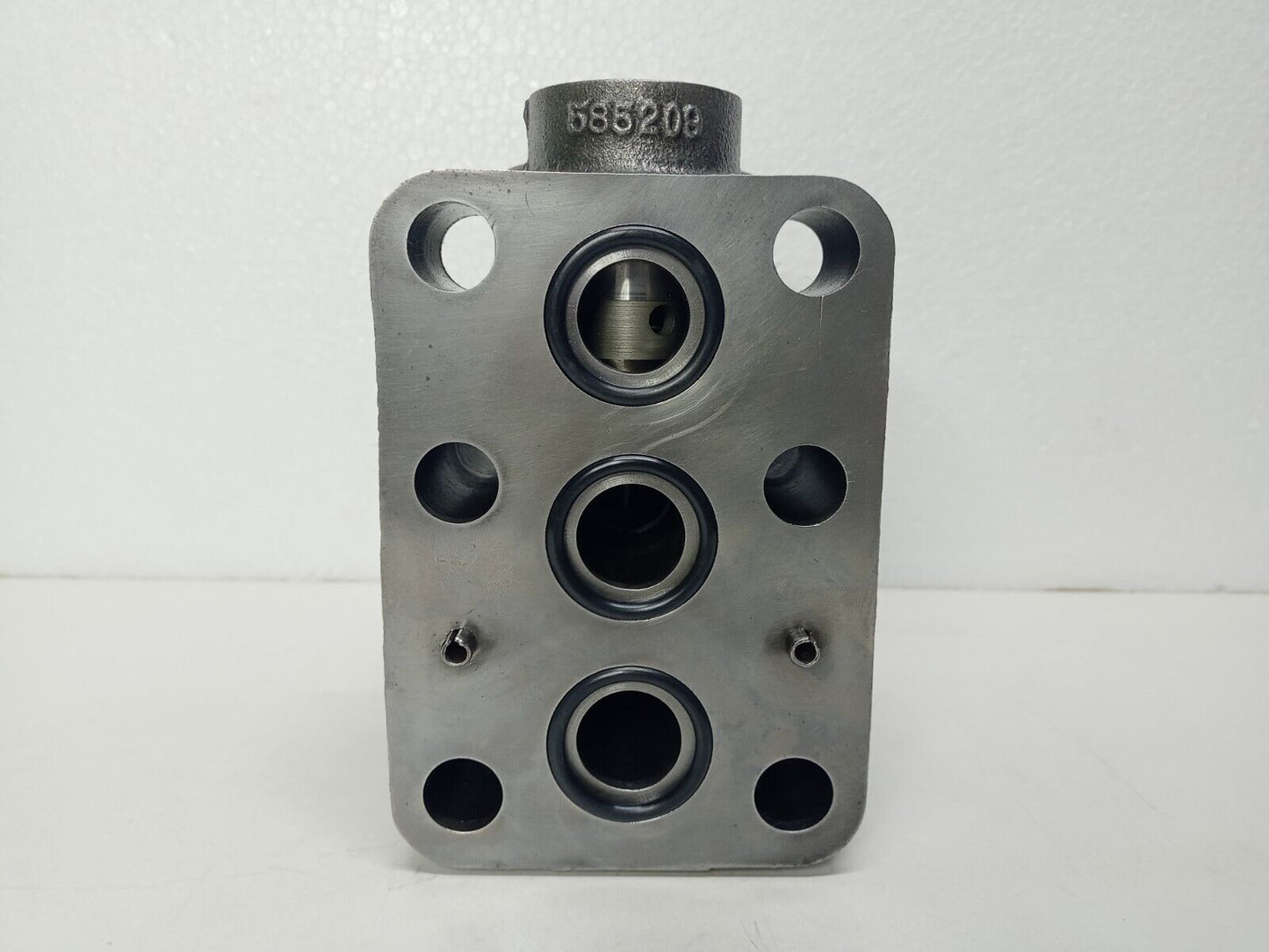 Vickers URG2-06-F-13 Unloading relief valve 1500-3000 psi - NEW