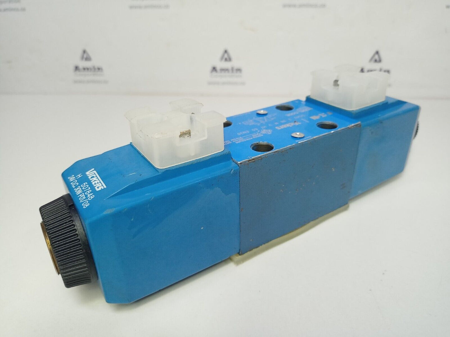 Eaton Vickers DG4V-3-2N-M-U-H7-60 Directional Control valve - NEW