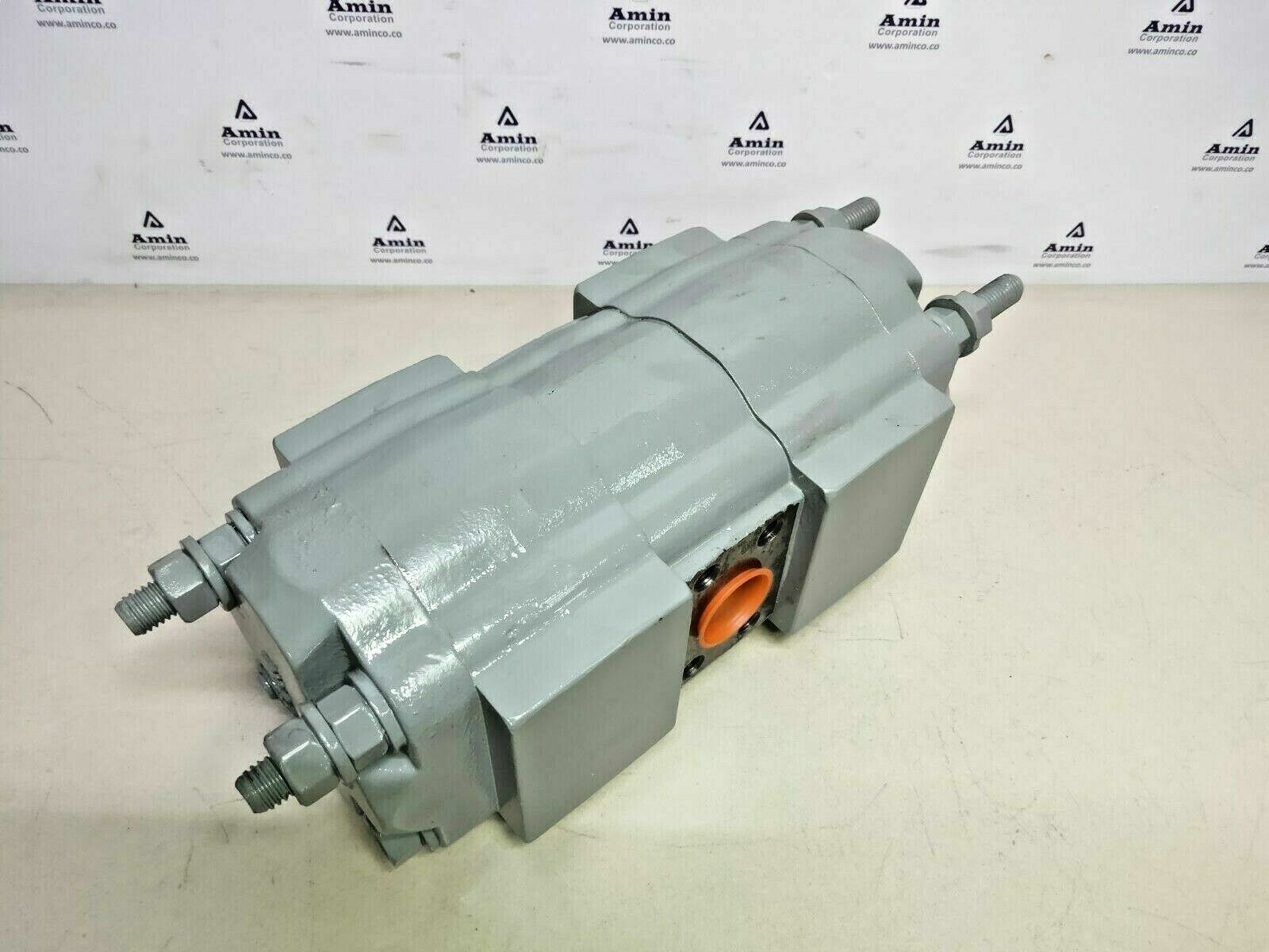 GPM 040802581 Hydraulic gear flow divider - NEW
