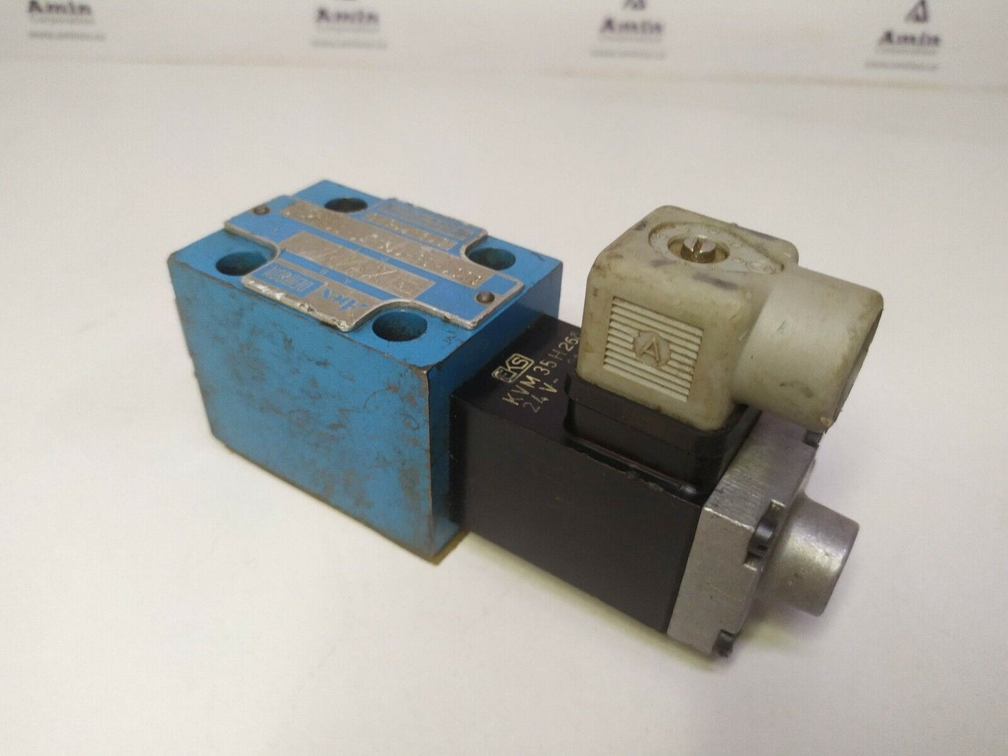 Abex Denison 3D01-35-111-01-01-00A1-00327 Directional control valve