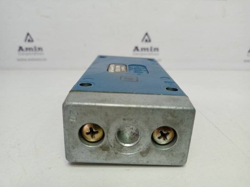 Wabco 5710050510 Pneumatic Directional control Valve - New