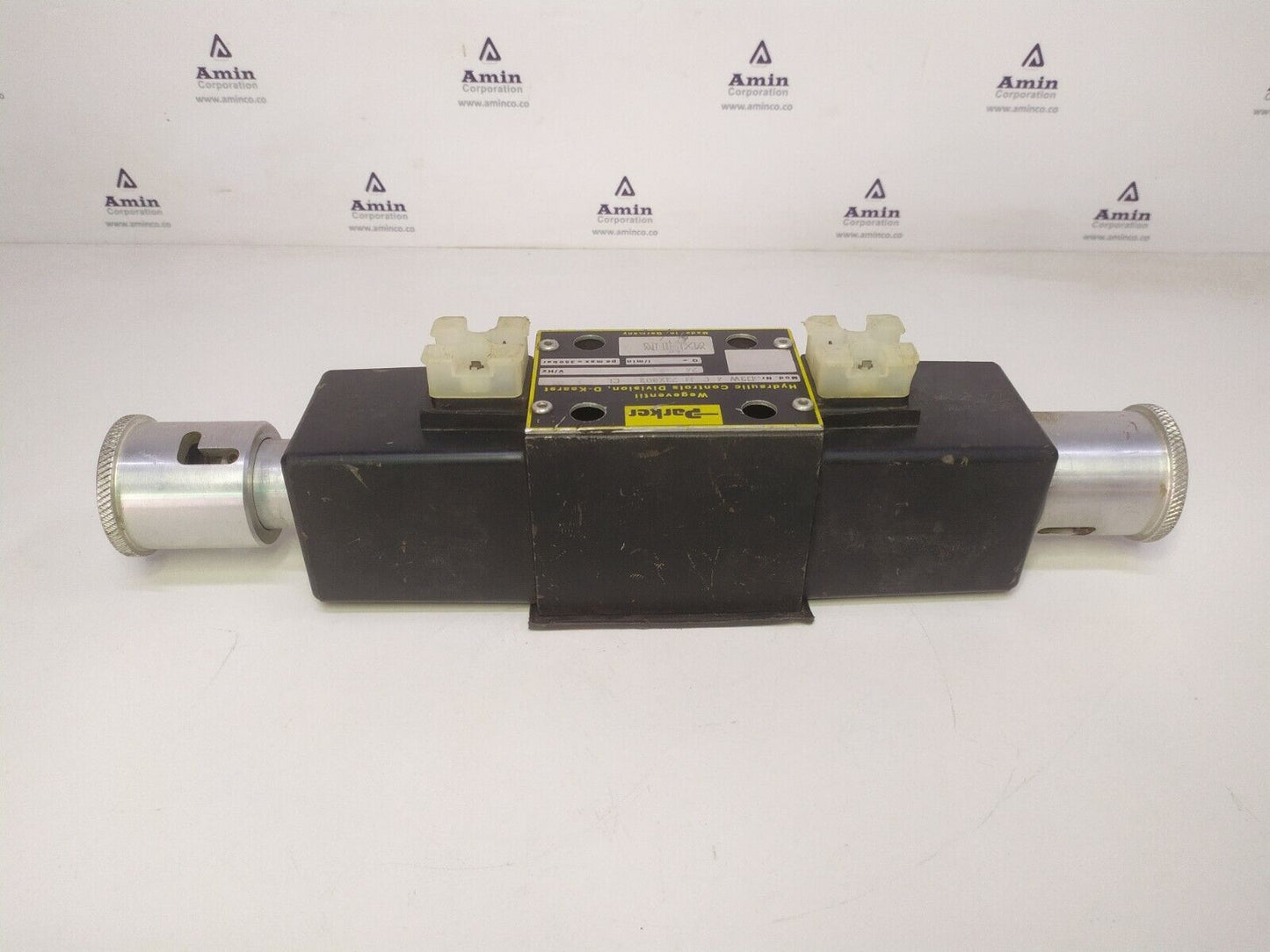 Parker D3W 4 C JJ 23X803 CL Directional control valve