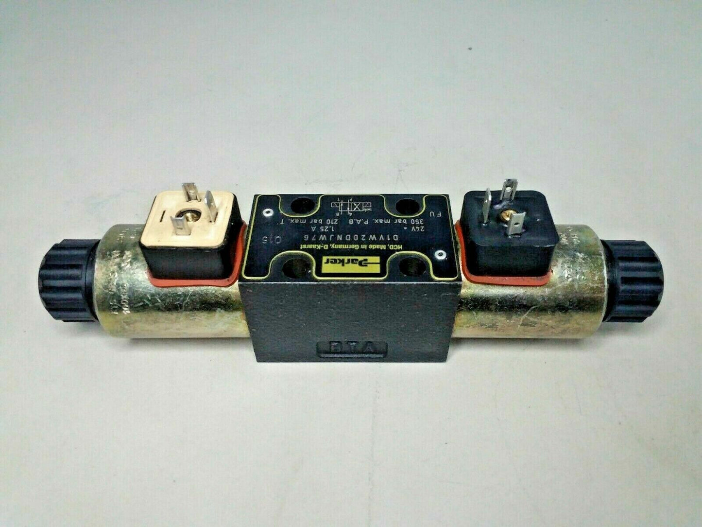 Parker D1VW20DNJW76 Directional control valve 350 bar max. - NEW