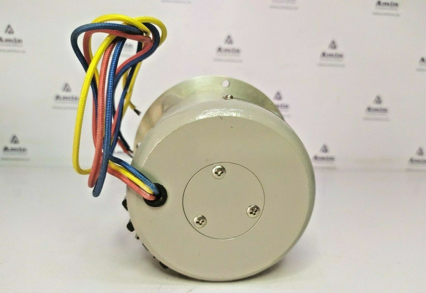Tamagawa Synchro motor TS12N9E11 - NEW FREE shipping