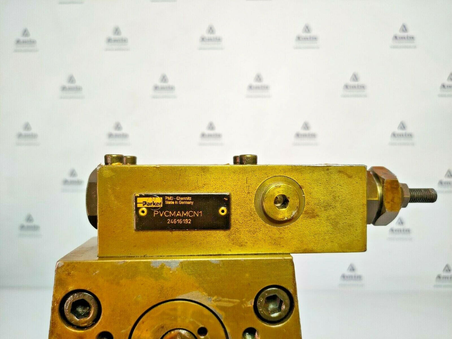 Parker PV020R1K1T1NMMC Hydraulic Axial Piston pump - NEW