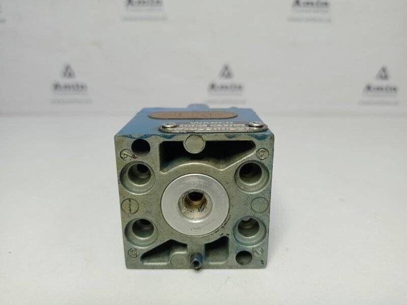 Wabco 3722250220 Pneumatic Valve - New