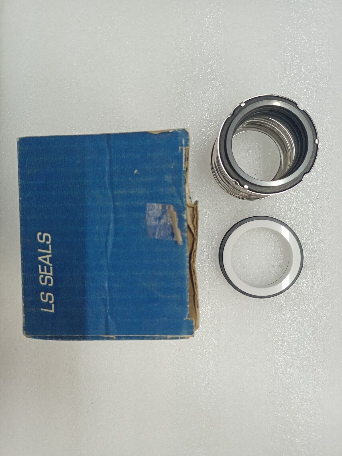 LS Seals LSV11R045 Mechanical seal size: 45mm for Hot water Cir. pump - NEW