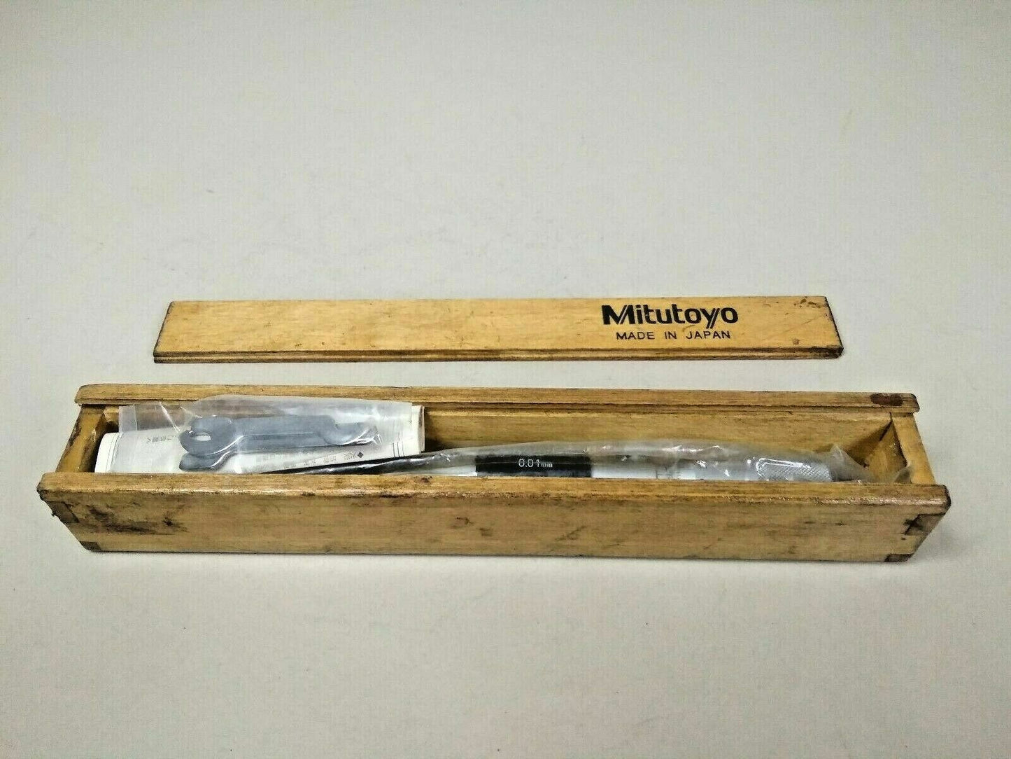 Mitutoyo Tubular Inside Micrometer 133-150 Range: 225-250mm Resolution: 0.01mm