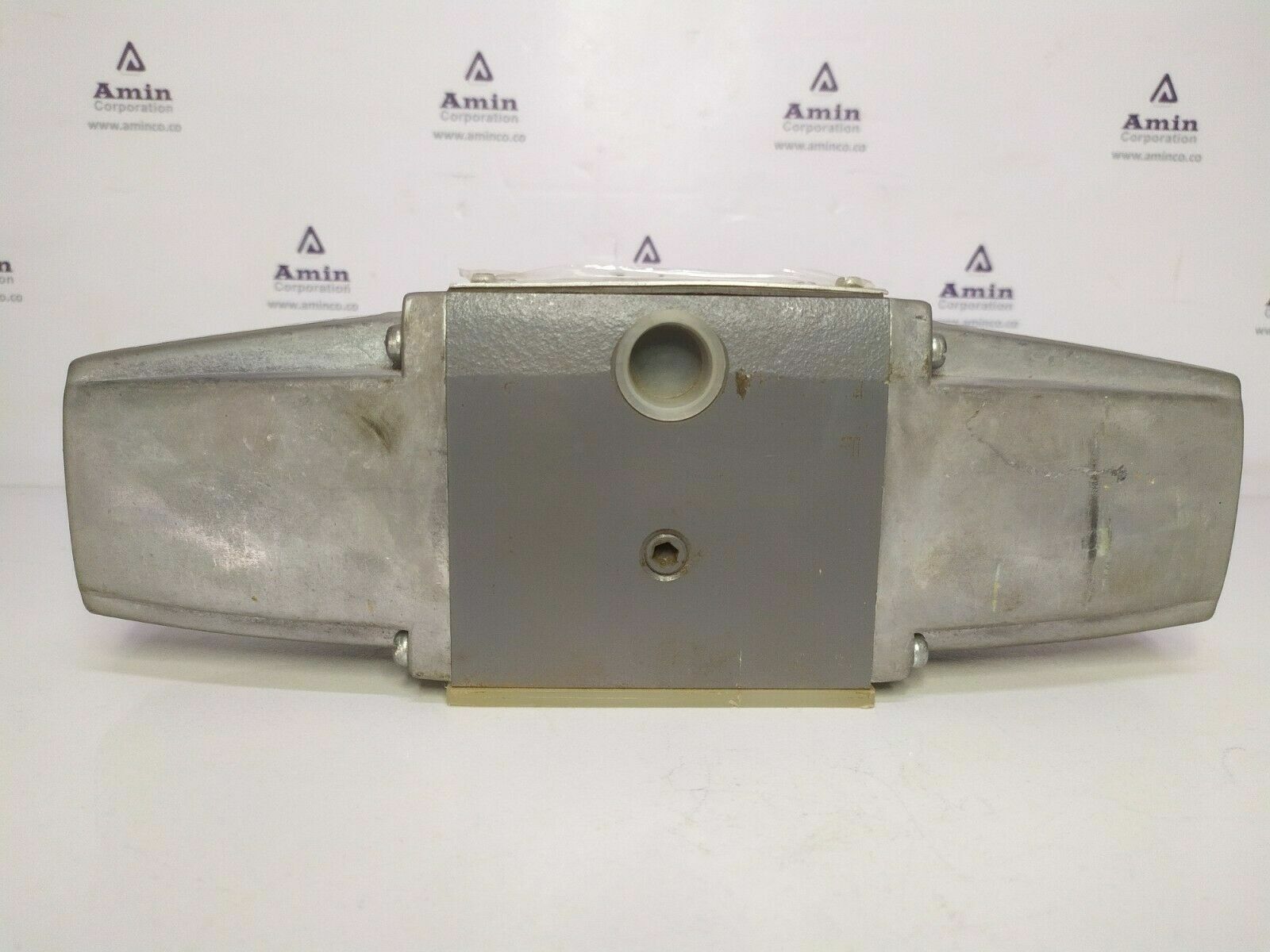 Vickers DG4S4-018C-50-JA Directional control valve - NEW